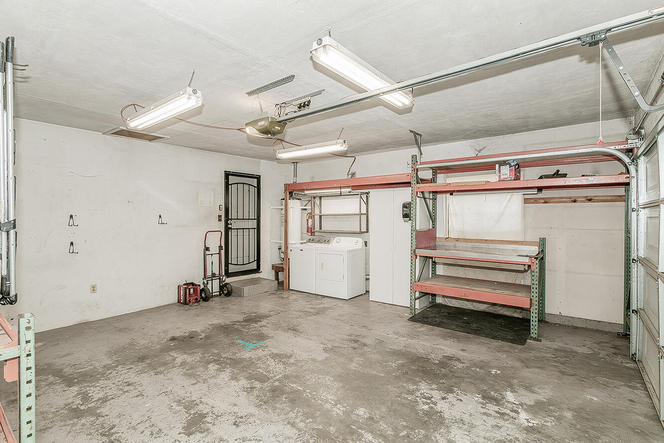 2014 N Kensington Way, Hanford, CA 93230