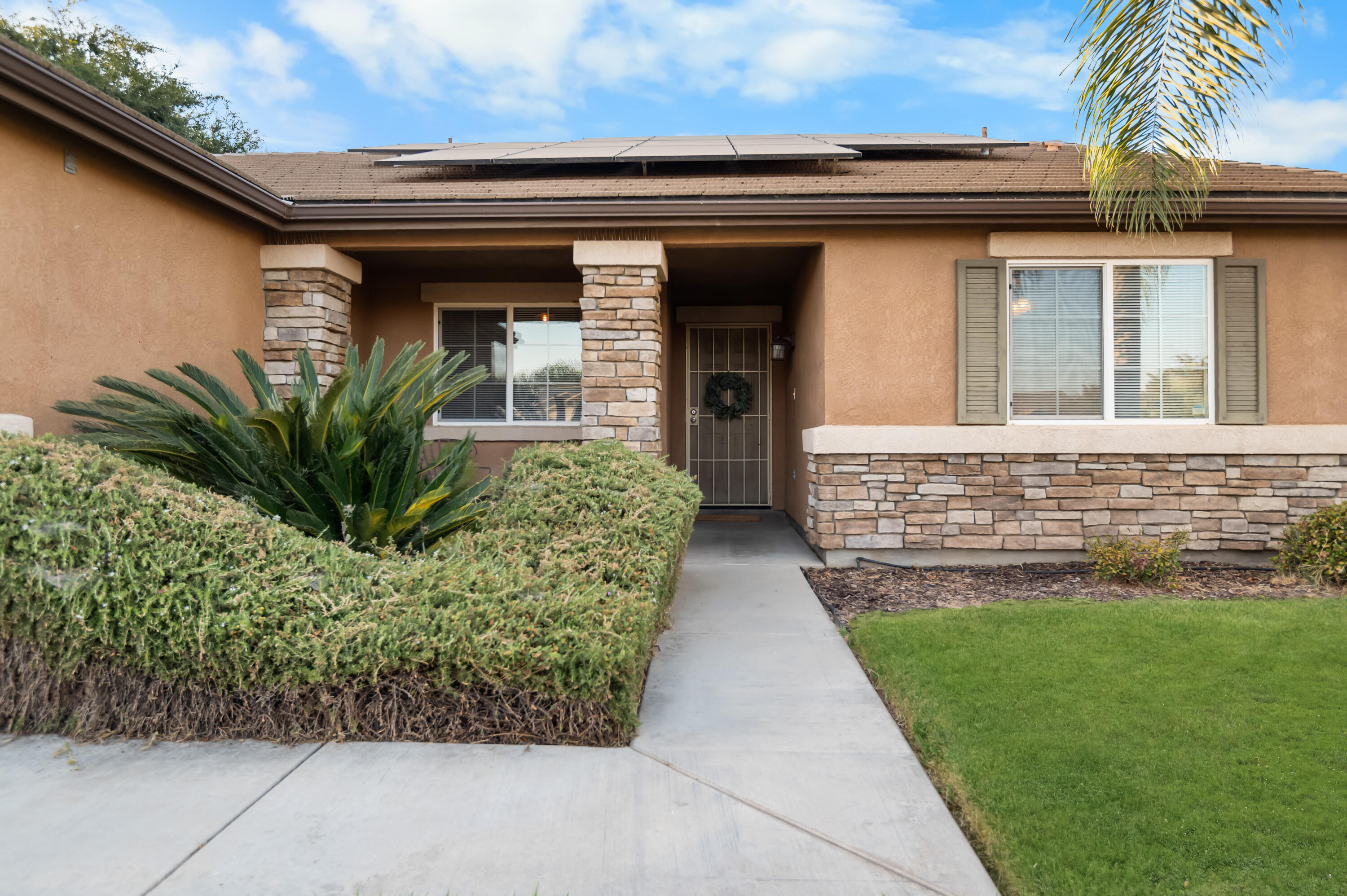 2544 E Arlen Ct, Visalia, CA 93292