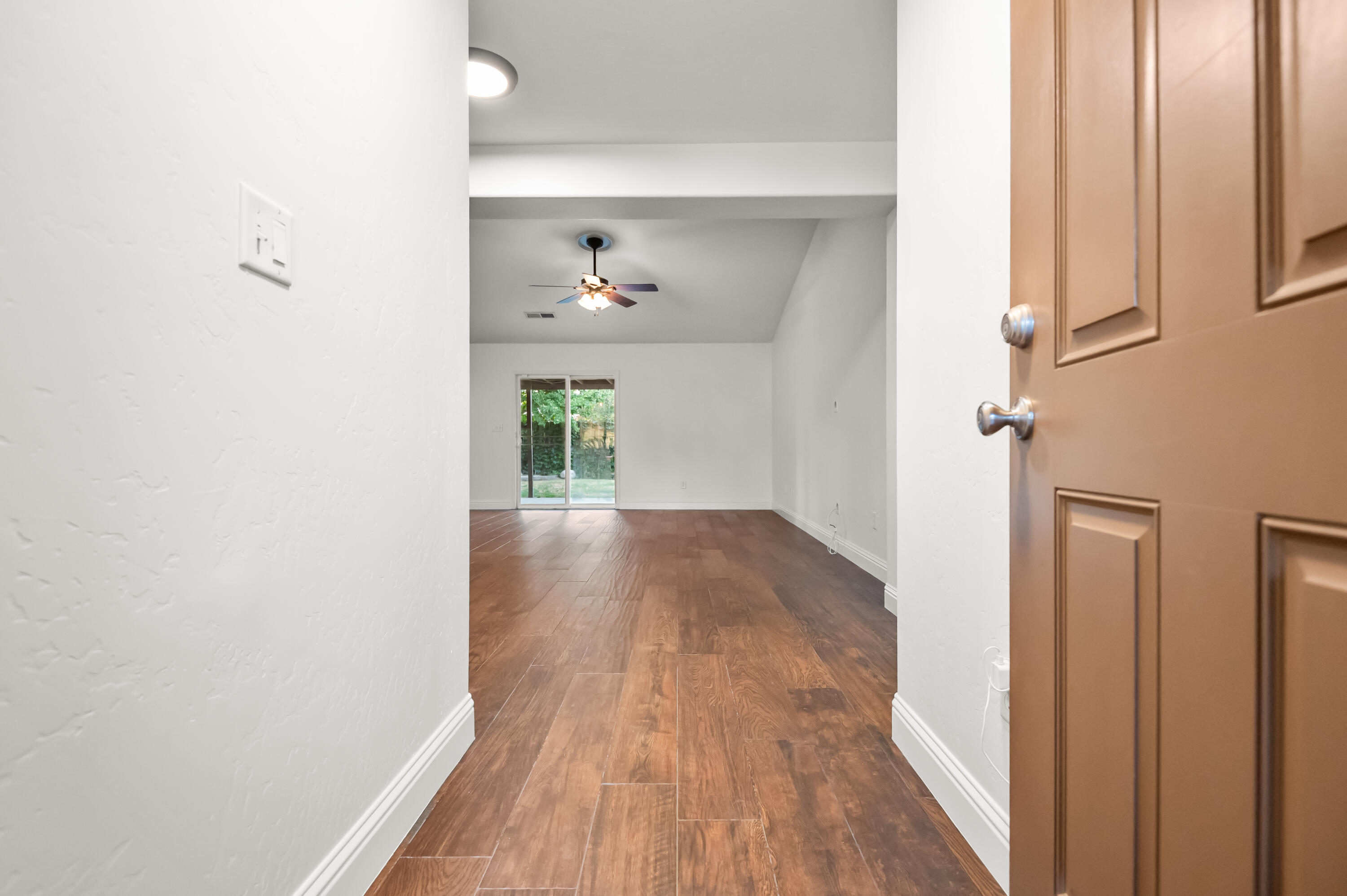 2544 E Arlen Ct, Visalia, CA 93292