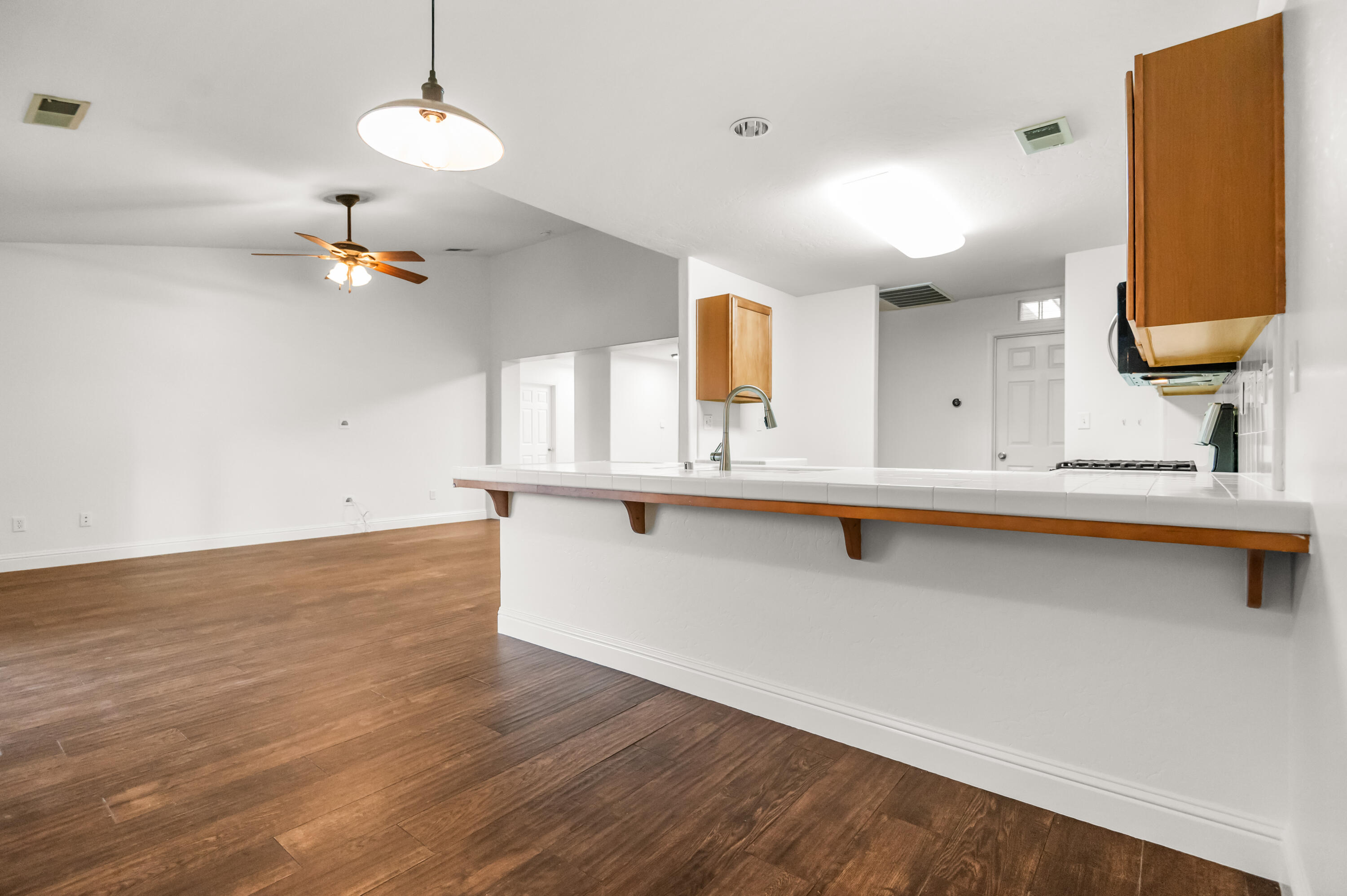 2544 E Arlen Ct, Visalia, CA 93292