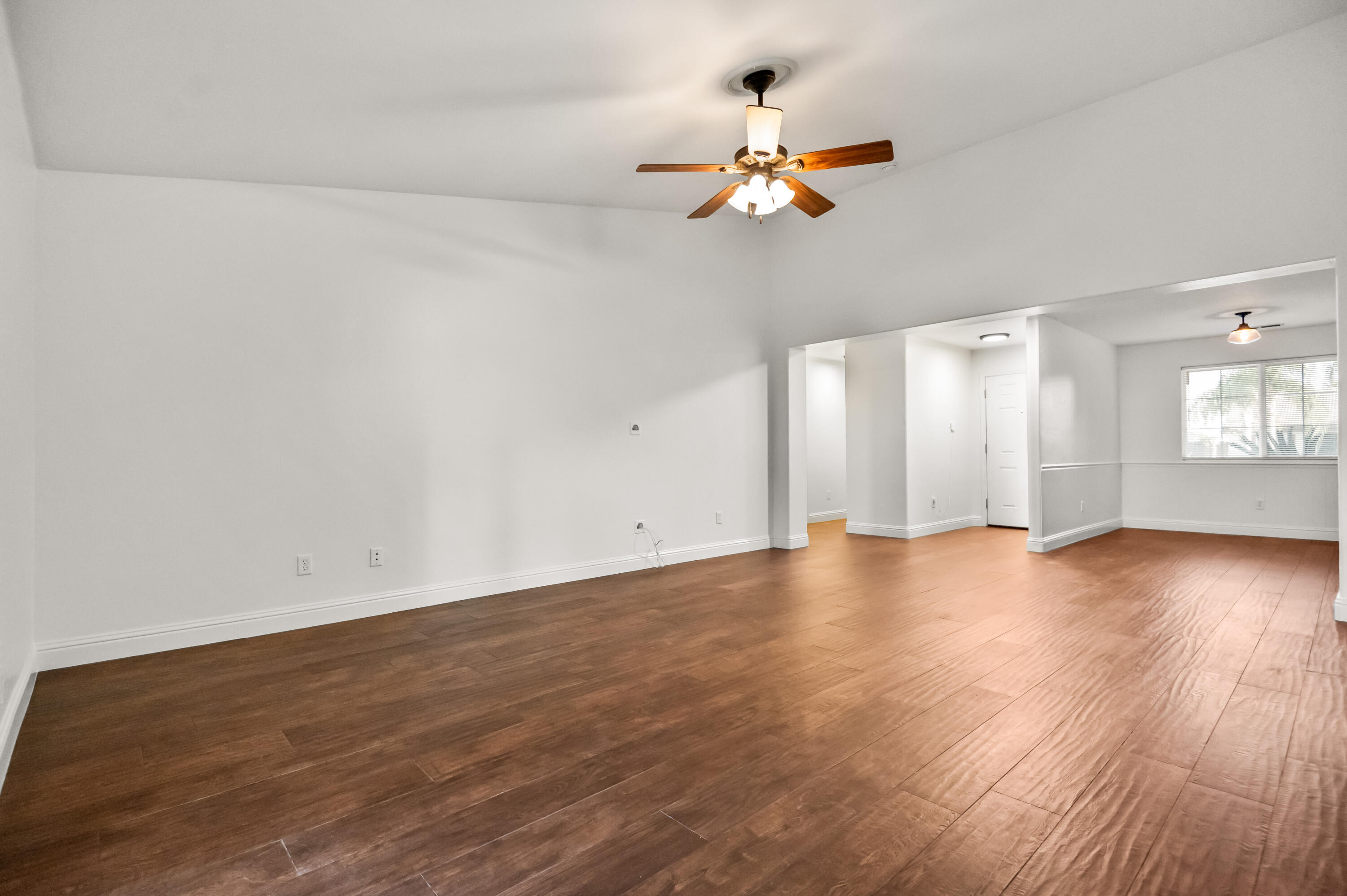 2544 E Arlen Ct, Visalia, CA 93292