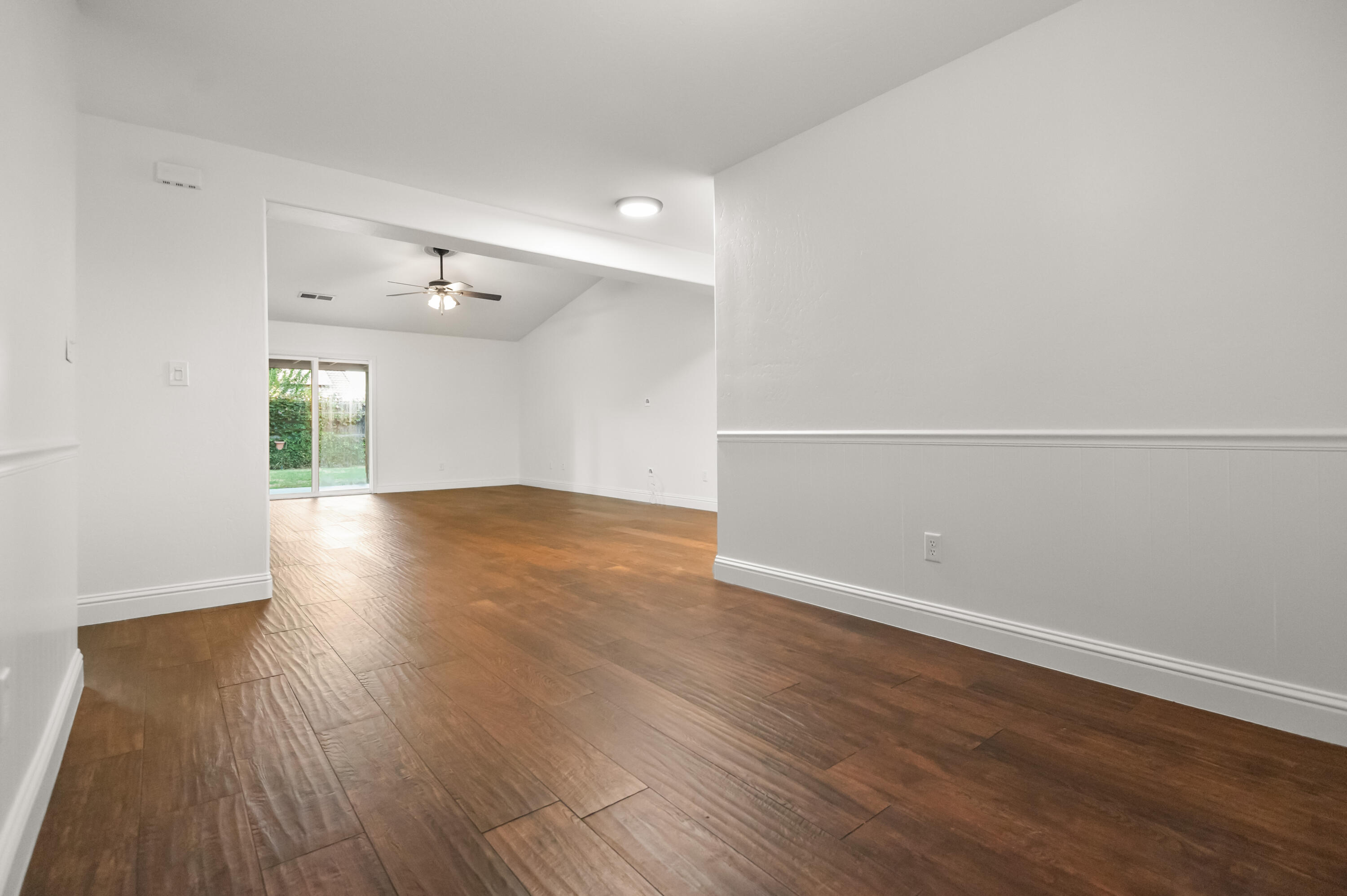 2544 E Arlen Ct, Visalia, CA 93292