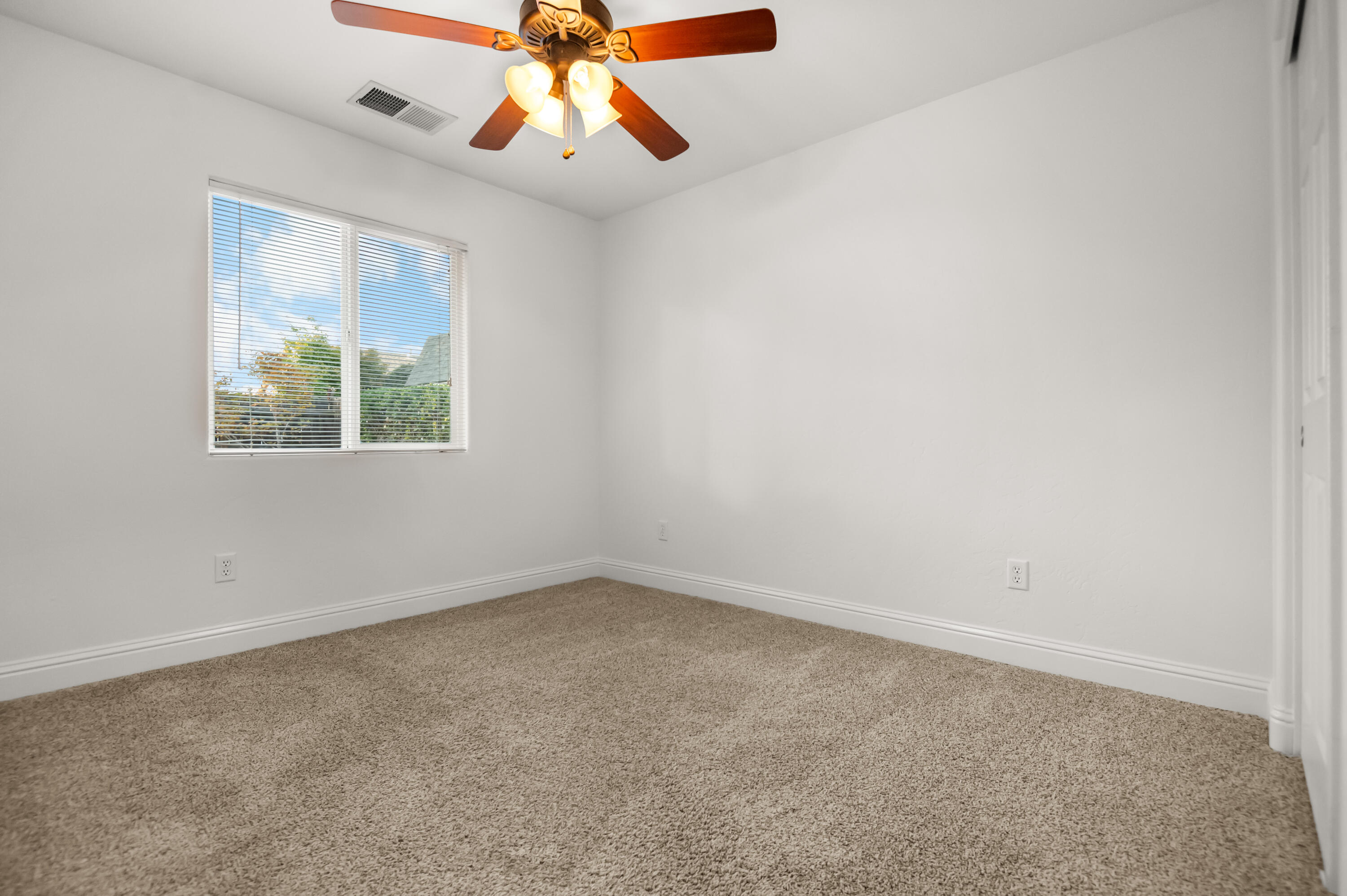 2544 E Arlen Ct, Visalia, CA 93292