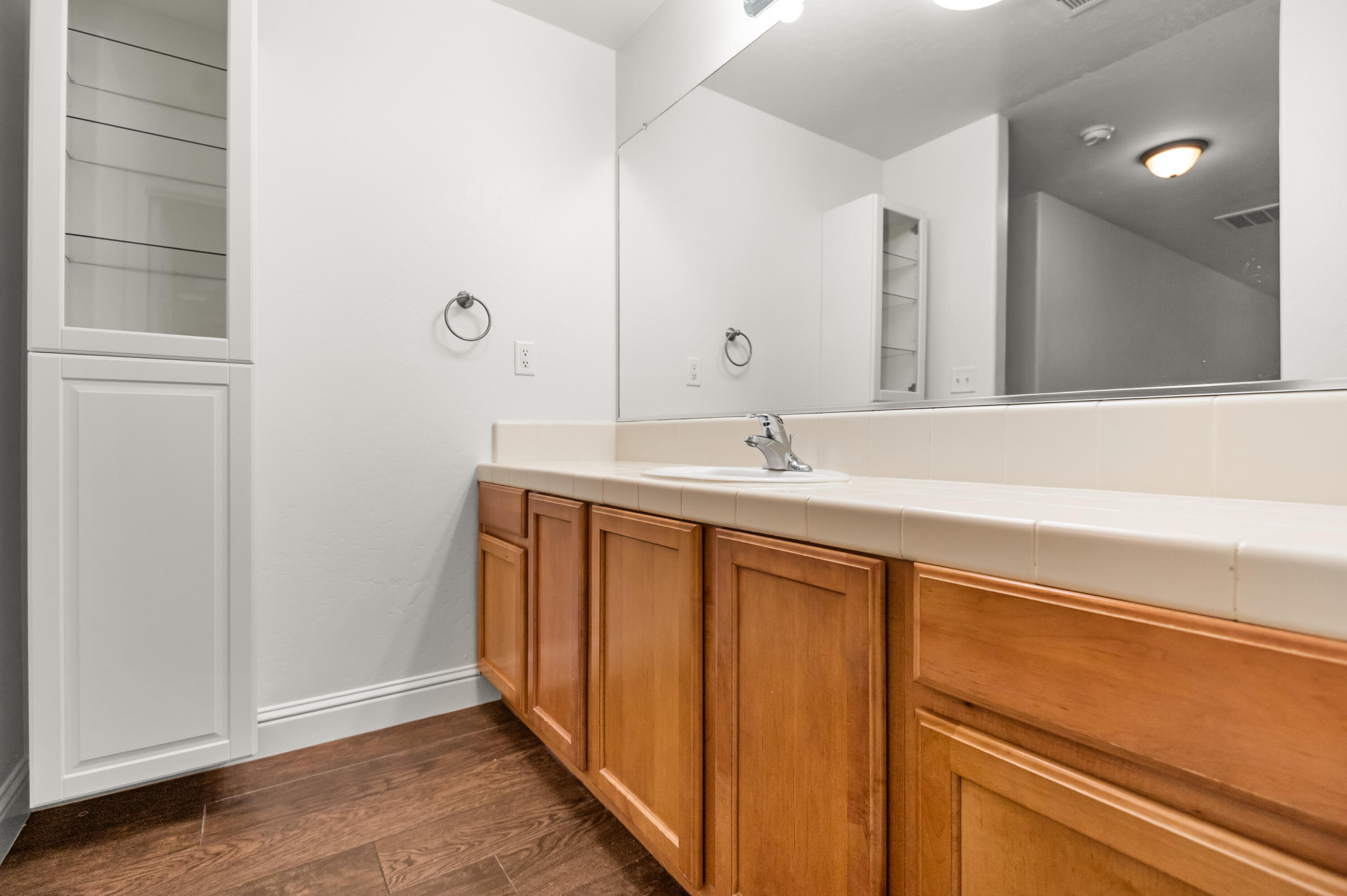 2544 E Arlen Ct, Visalia, CA 93292