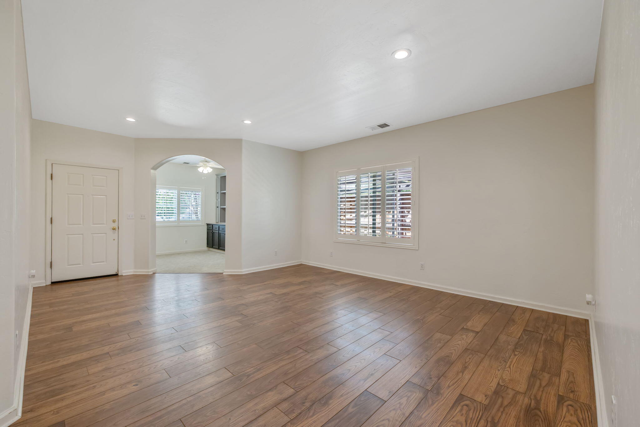 3634 N Jackie St, Visalia, CA 93291