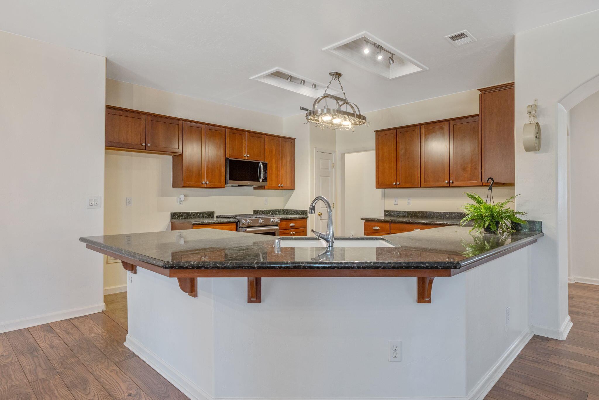 3634 N Jackie St, Visalia, CA 93291