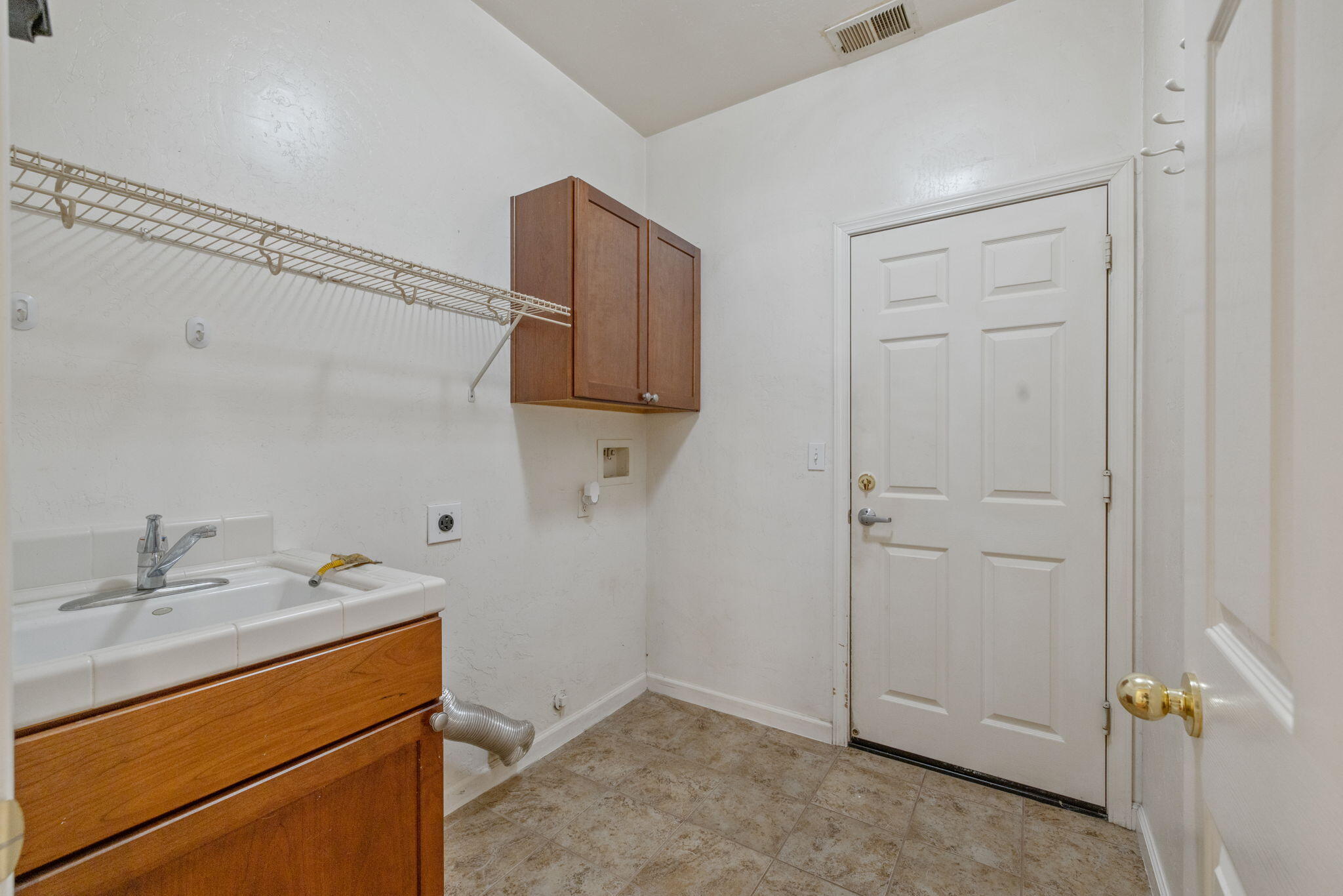 3634 N Jackie St, Visalia, CA 93291