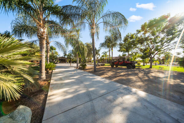 38368 Road 132, Cutler, CA 93615