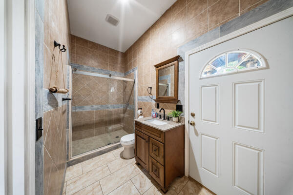 38368 Road 132, Cutler, CA 93615