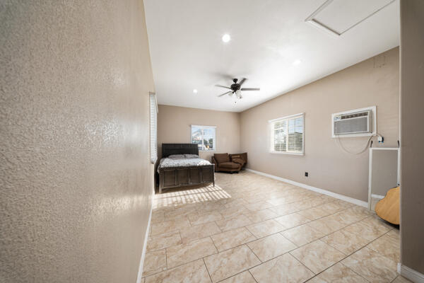 38368 Road 132, Cutler, CA 93615