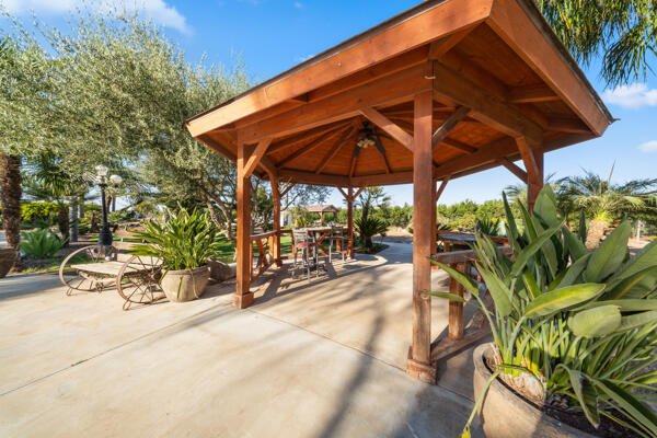 38368 Road 132, Cutler, CA 93615