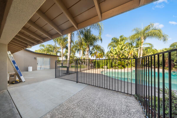 38368 Road 132, Cutler, CA 93615