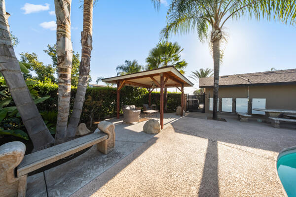 38368 Road 132, Cutler, CA 93615