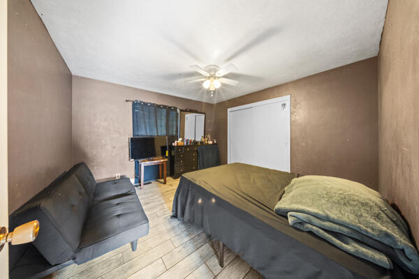 38368 Road 132, Cutler, CA 93615