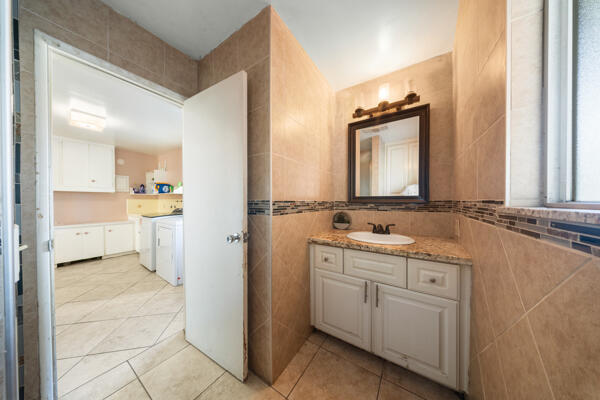 38368 Road 132, Cutler, CA 93615