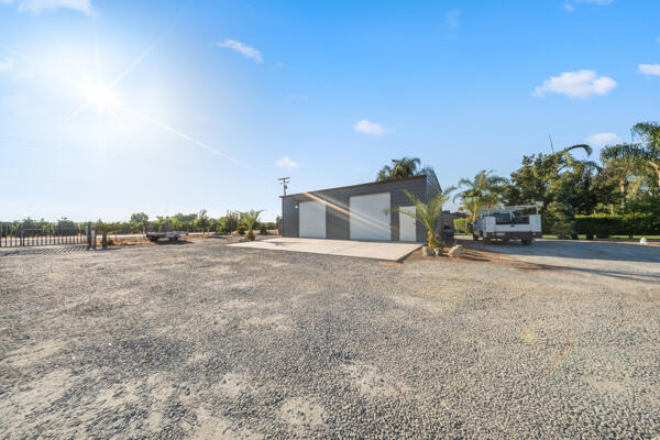 38368 Road 132, Cutler, CA 93615