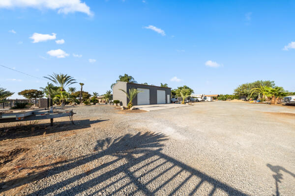 38368 Road 132, Cutler, CA 93615