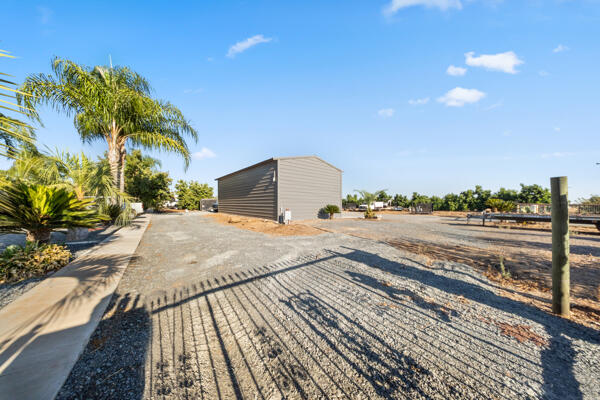 38368 Road 132, Cutler, CA 93615