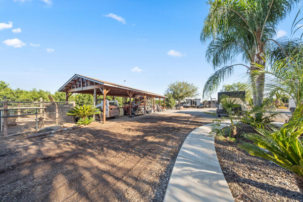 38368 Road 132, Cutler, CA 93615