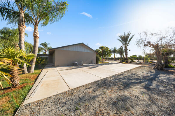 38368 Road 132, Cutler, CA 93615
