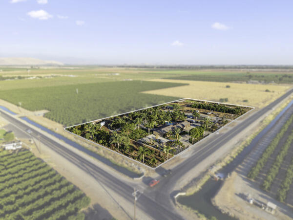 38368 Road 132, Cutler, CA 93615