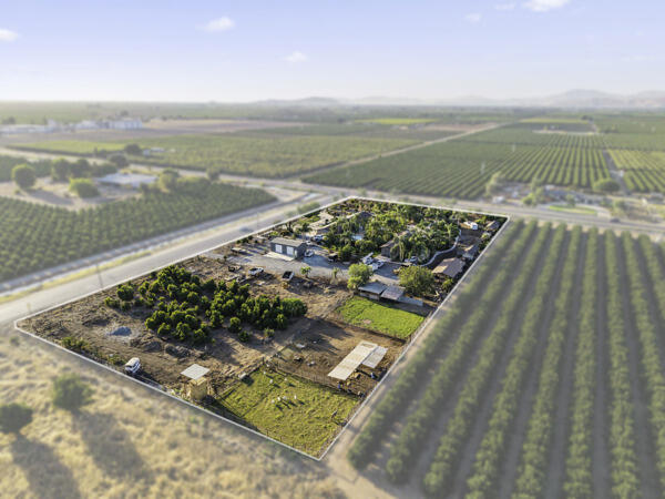 38368 Road 132, Cutler, CA 93615