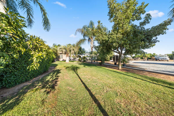 38368 Road 132, Cutler, CA 93615