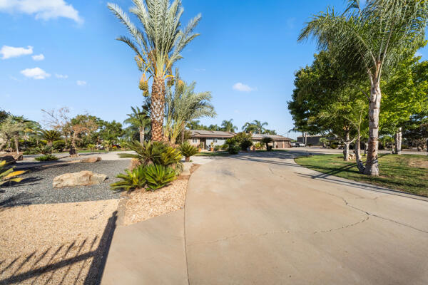 38368 Road 132, Cutler, CA 93615