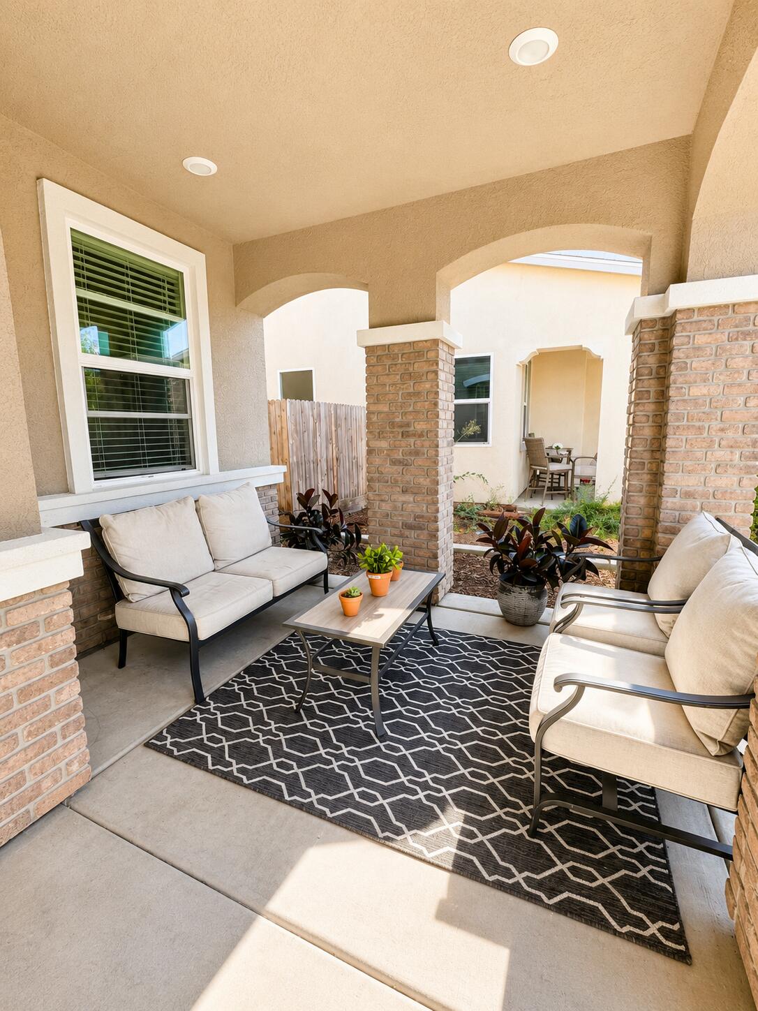 3710 E Kaweah Ave, Visalia, CA 93292