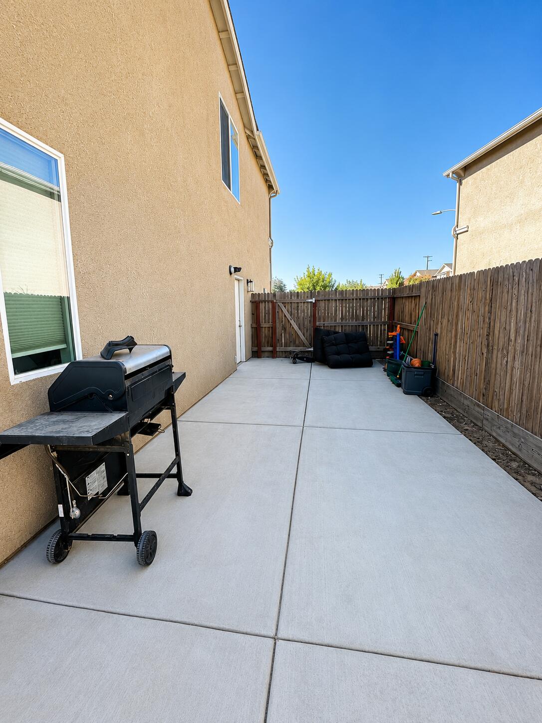 3710 E Kaweah Ave, Visalia, CA 93292