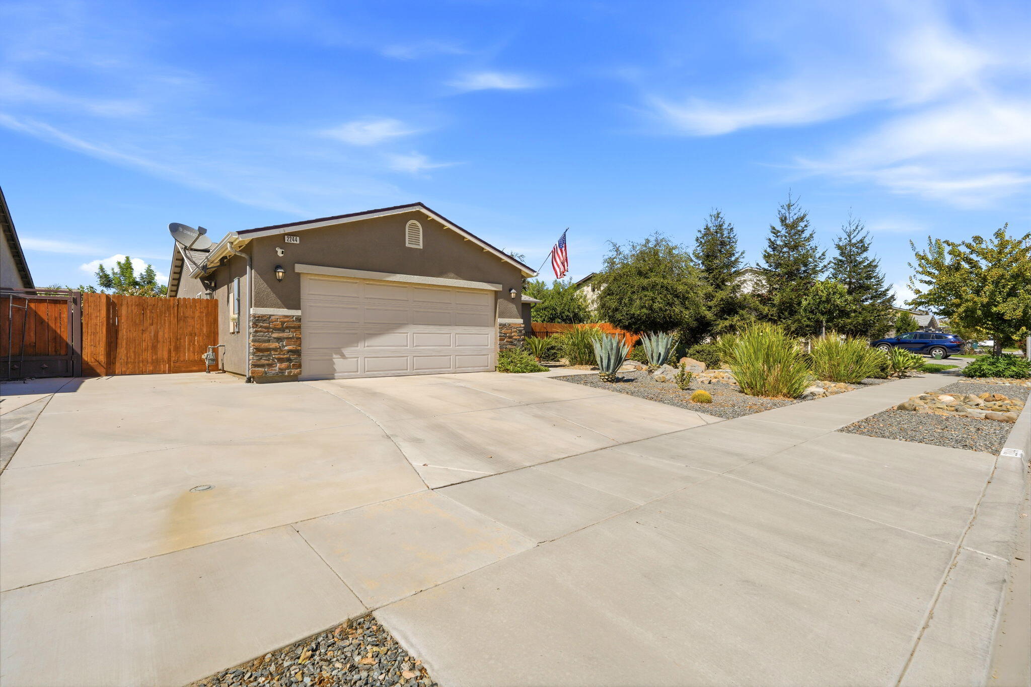 2244 Eldridge Ave, Tulare, CA 93274