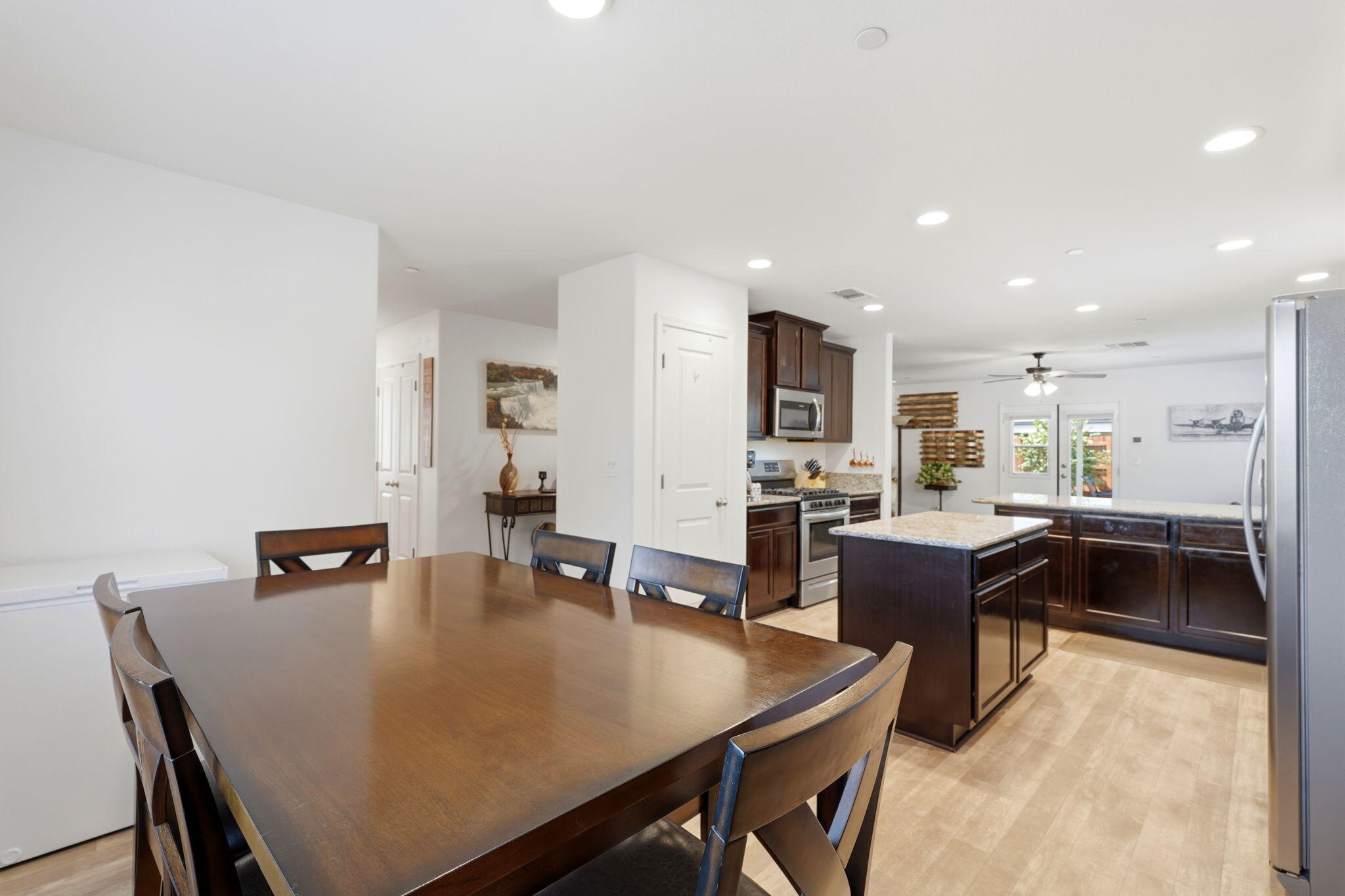 2244 Eldridge Ave, Tulare, CA 93274