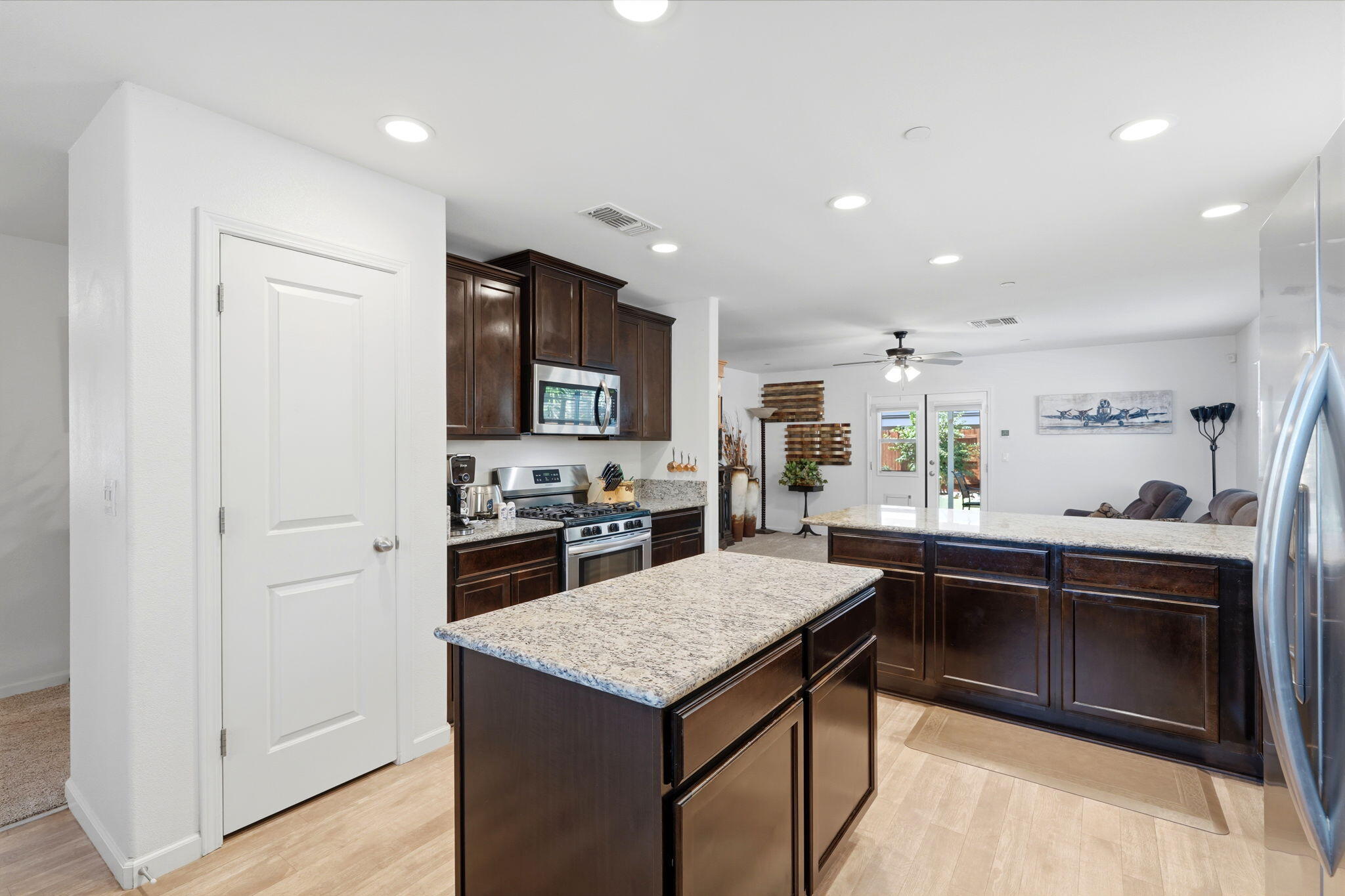 2244 Eldridge Ave, Tulare, CA 93274