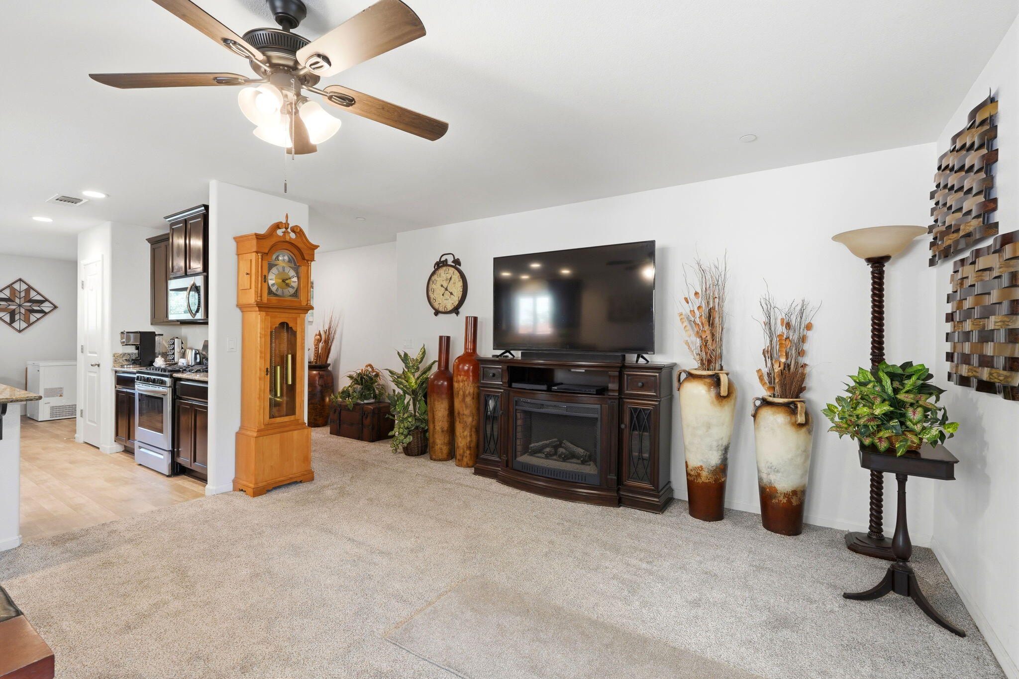 2244 Eldridge Ave, Tulare, CA 93274