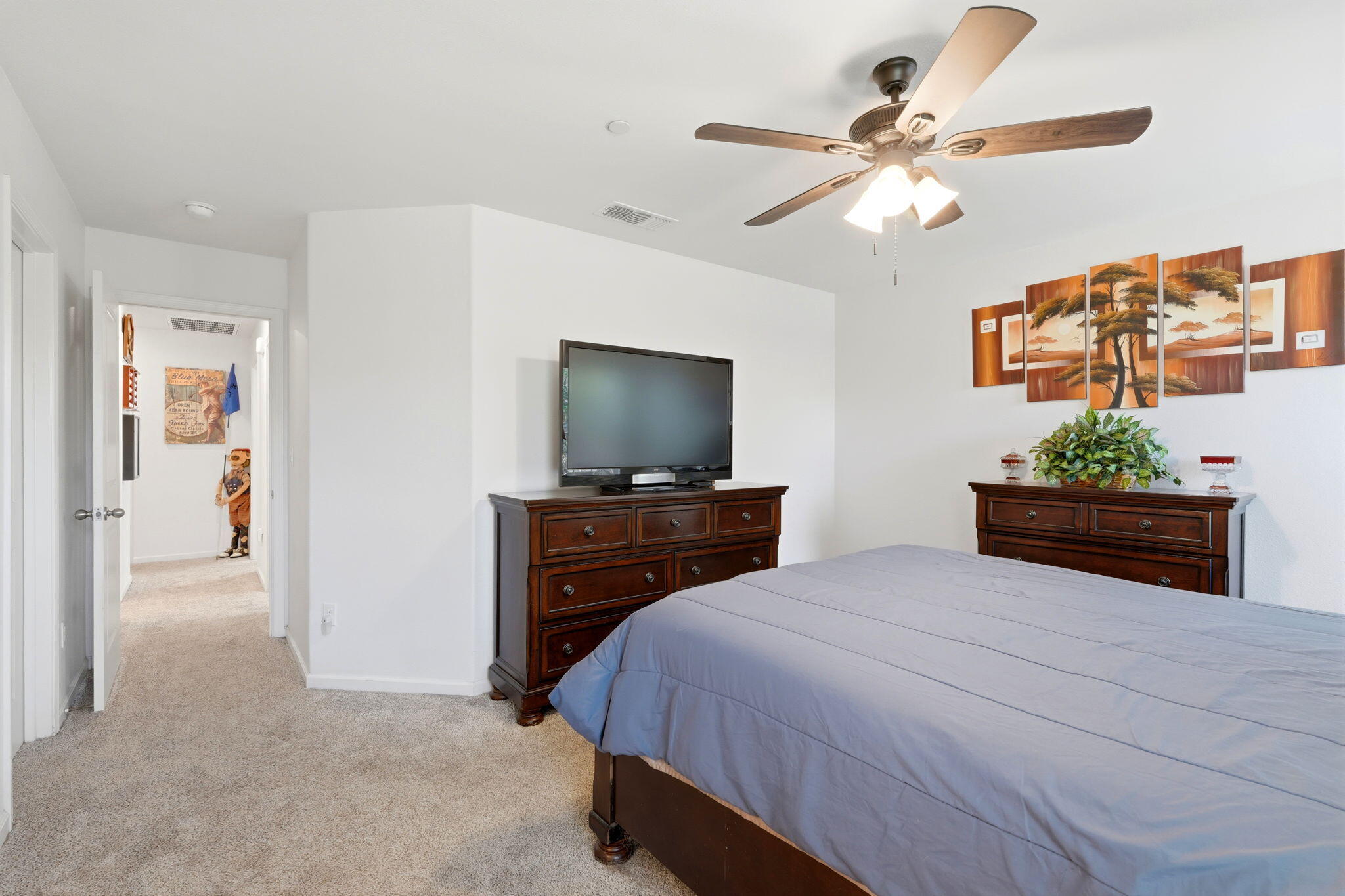 2244 Eldridge Ave, Tulare, CA 93274