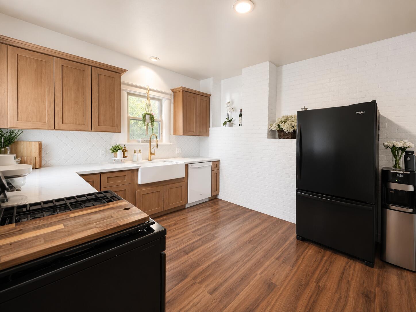 1041 S Kaweah Ave, Exeter, CA 93221