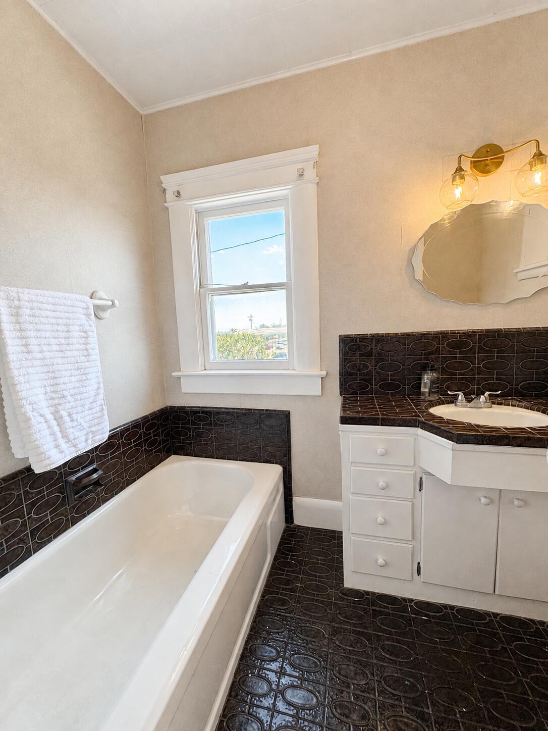 1041 S Kaweah Ave, Exeter, CA 93221