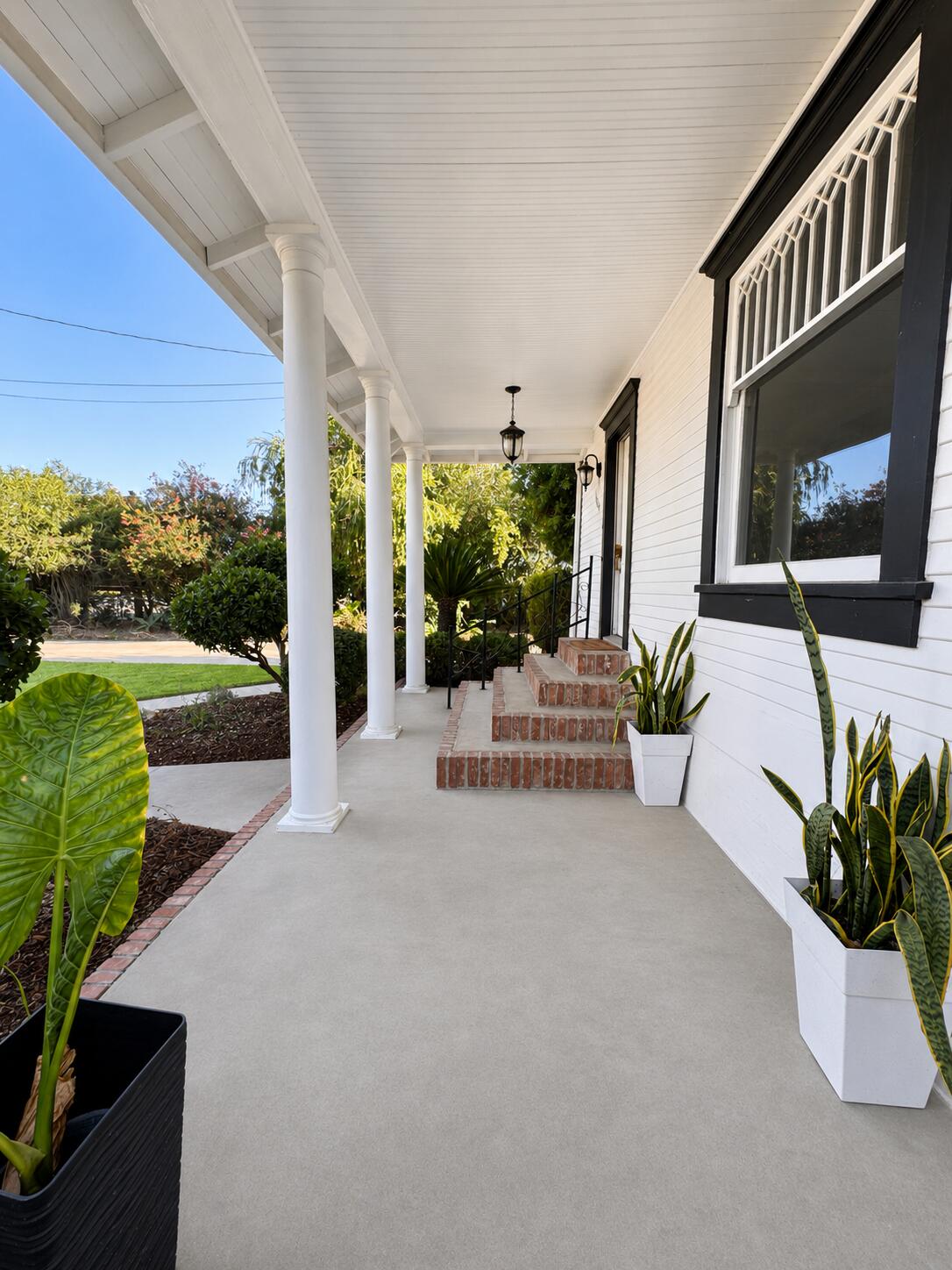 1041 S Kaweah Ave, Exeter, CA 93221