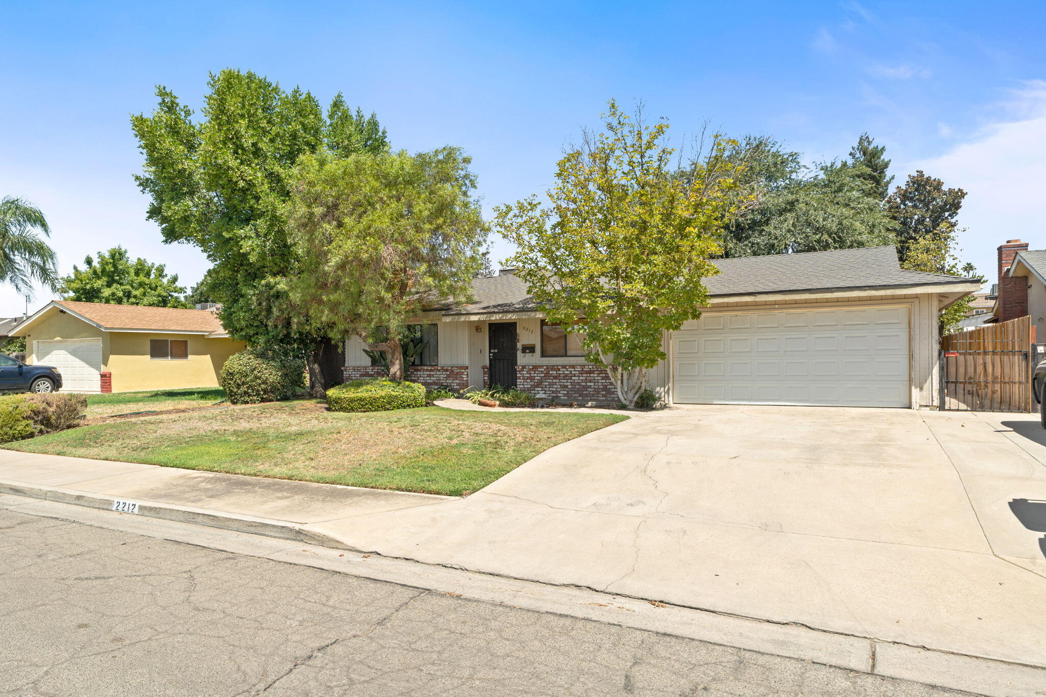 2212 Goldridge St, Selma, CA 93662