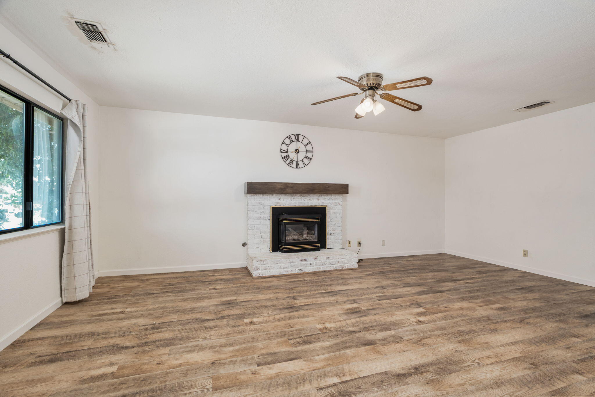 2212 Goldridge St, Selma, CA 93662