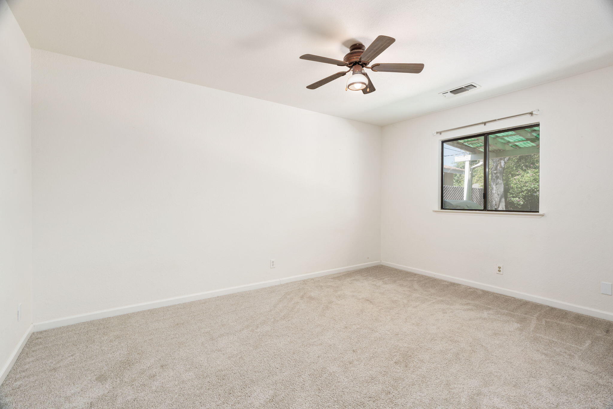 2212 Goldridge St, Selma, CA 93662