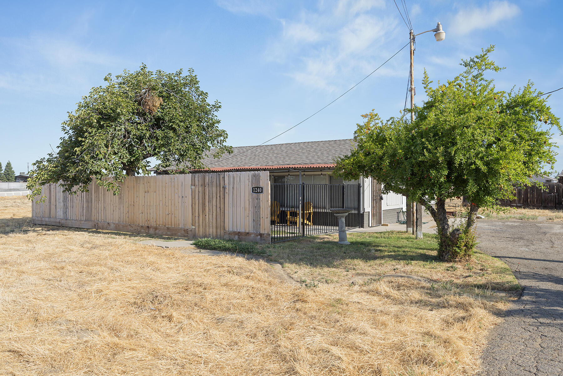 1240 E K Ave, Visalia, CA 93292