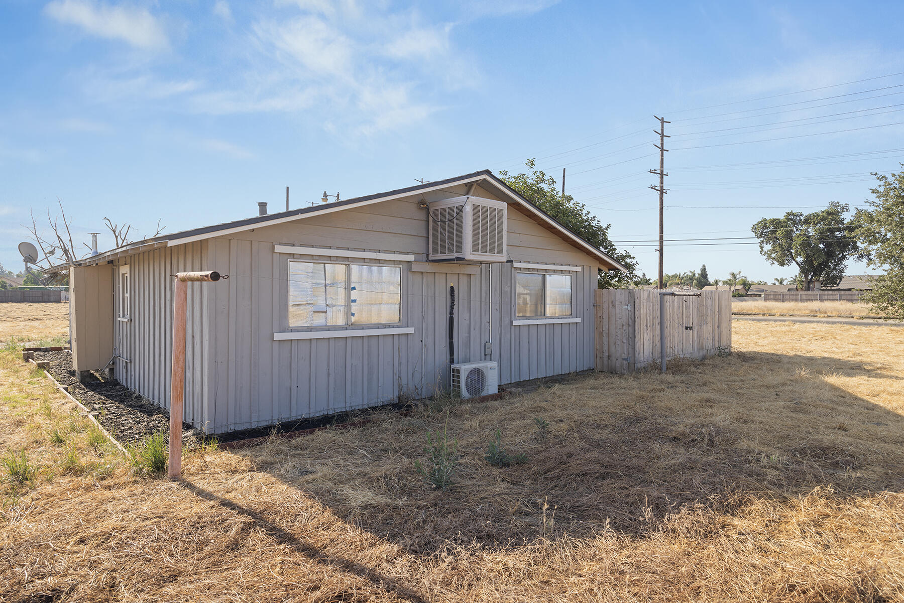 1240 E K Ave, Visalia, CA 93292