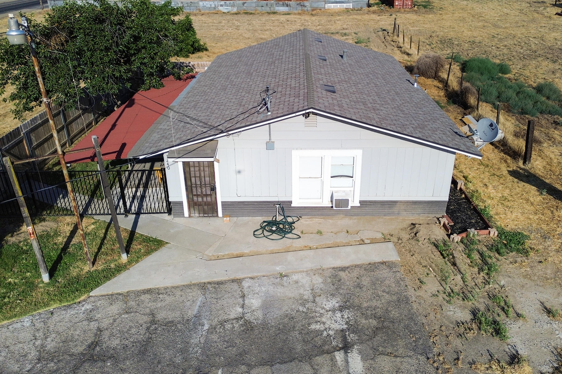 1240 E K Ave, Visalia, CA 93292