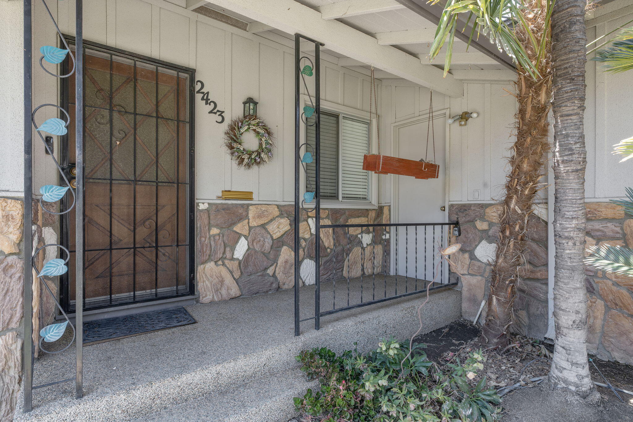 2423 S Locust St, Visalia, CA 93277