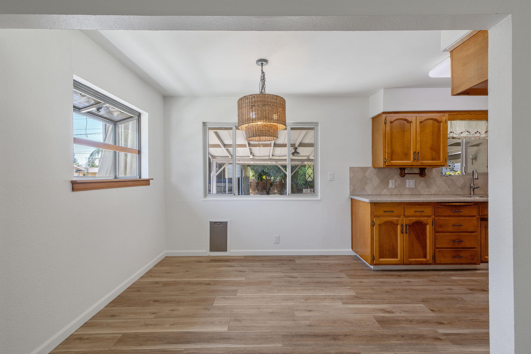 2423 S Locust St, Visalia, CA 93277