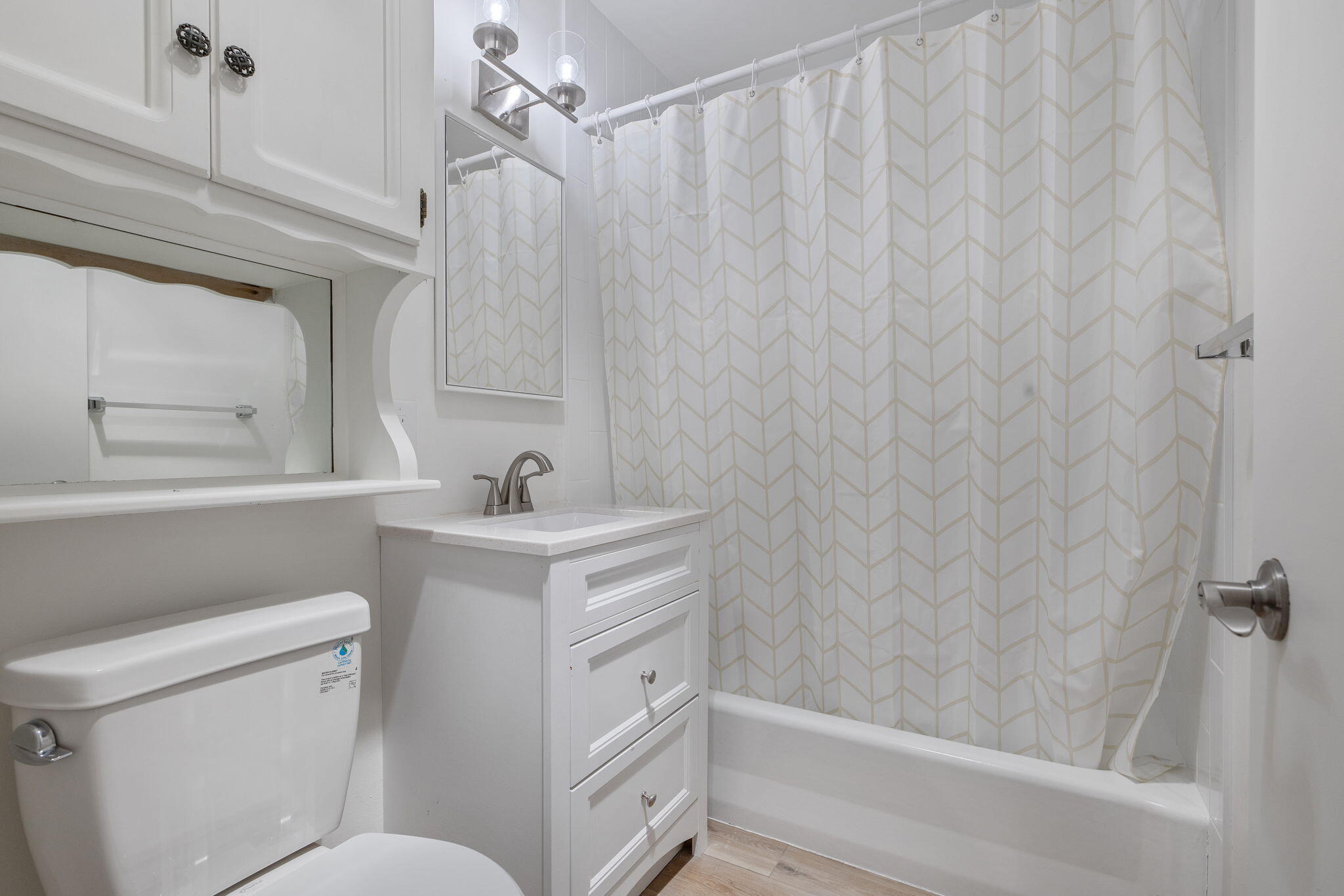 2423 S Locust St, Visalia, CA 93277