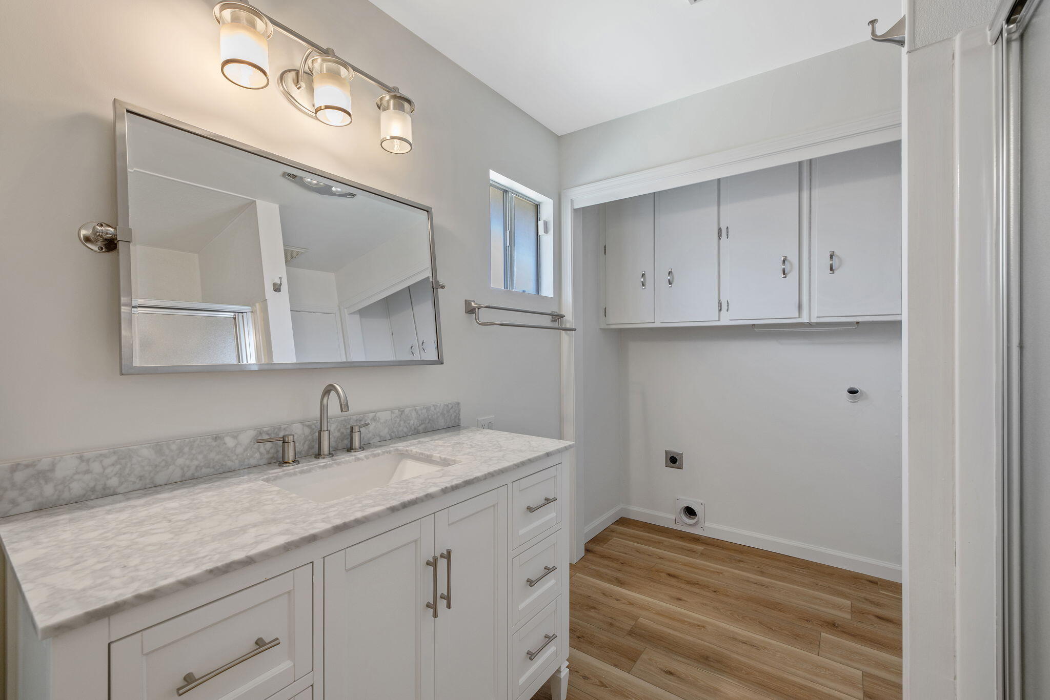 2423 S Locust St, Visalia, CA 93277