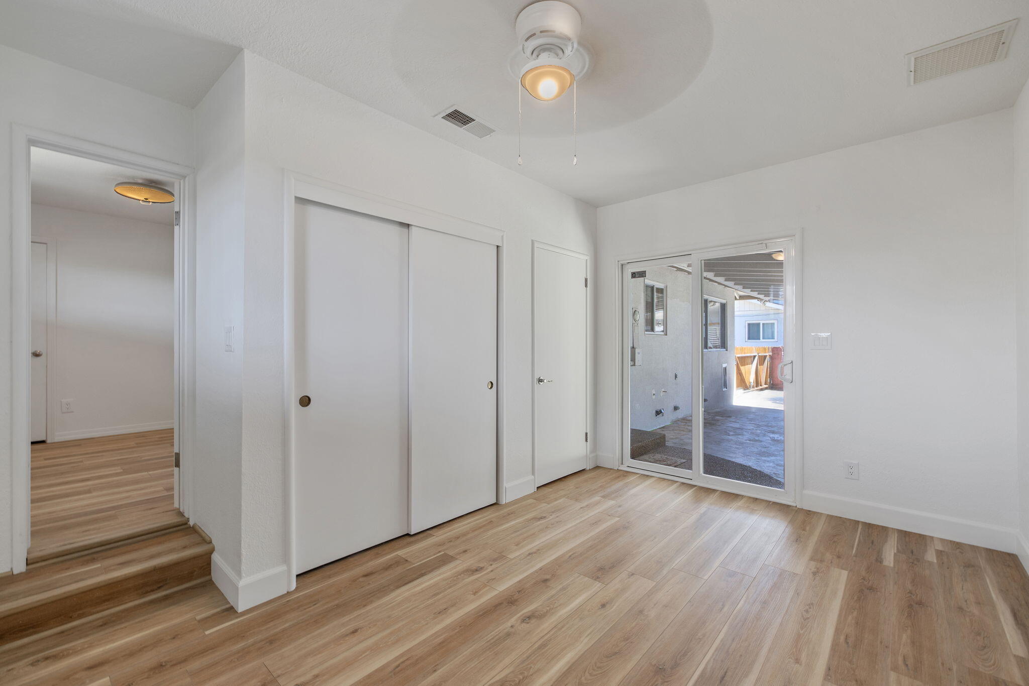 2423 S Locust St, Visalia, CA 93277