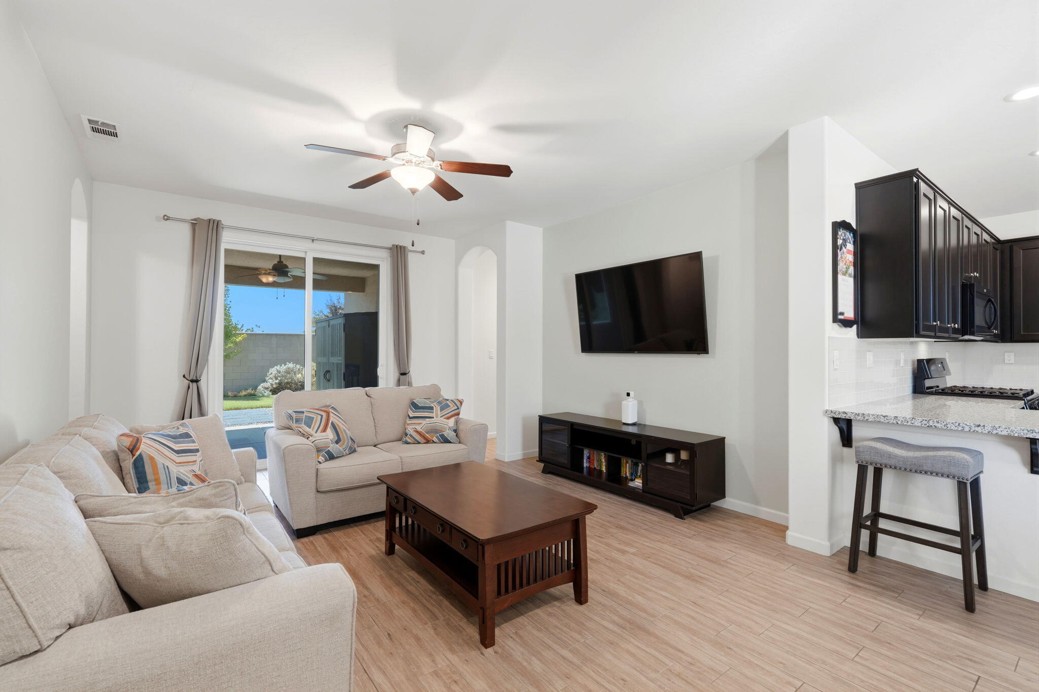 3111 Manchester St, Tulare, CA 93274